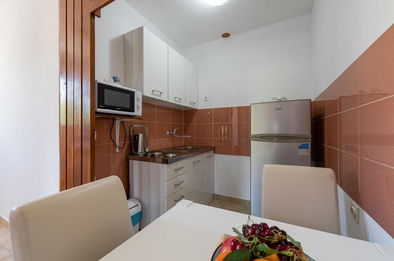 Apartmani Mila Gornji Karin Εξωτερικό φωτογραφία