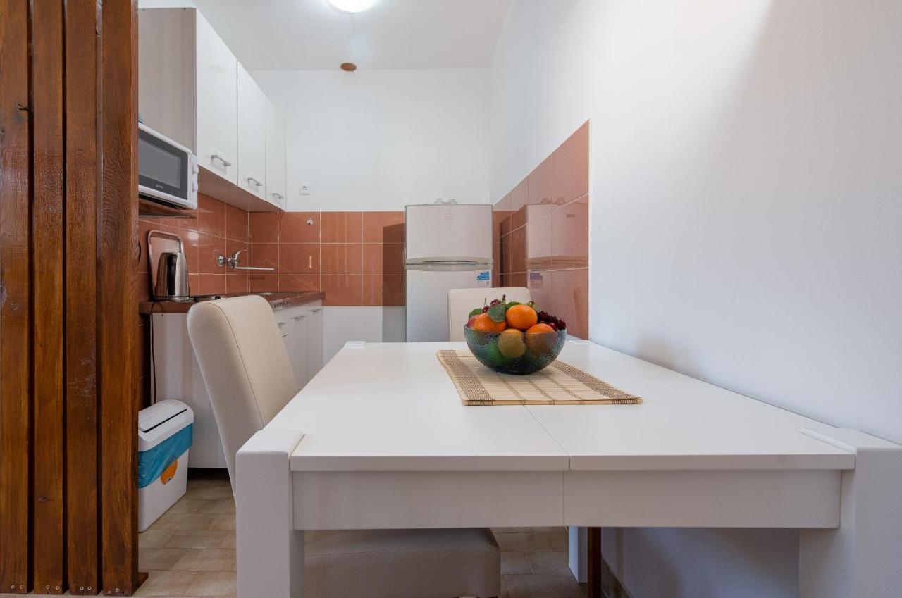 Apartmani Mila Gornji Karin Εξωτερικό φωτογραφία