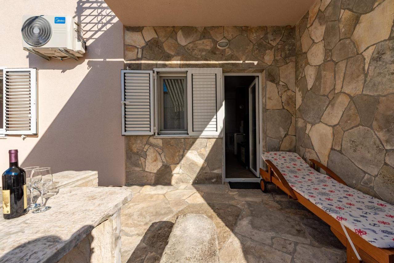 Apartmani Mila Gornji Karin Εξωτερικό φωτογραφία