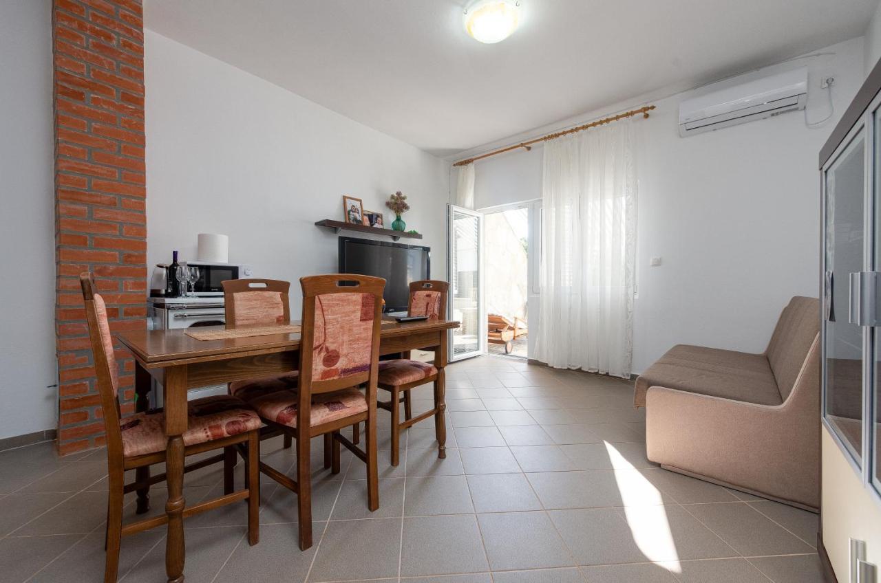 Apartmani Mila Gornji Karin Εξωτερικό φωτογραφία