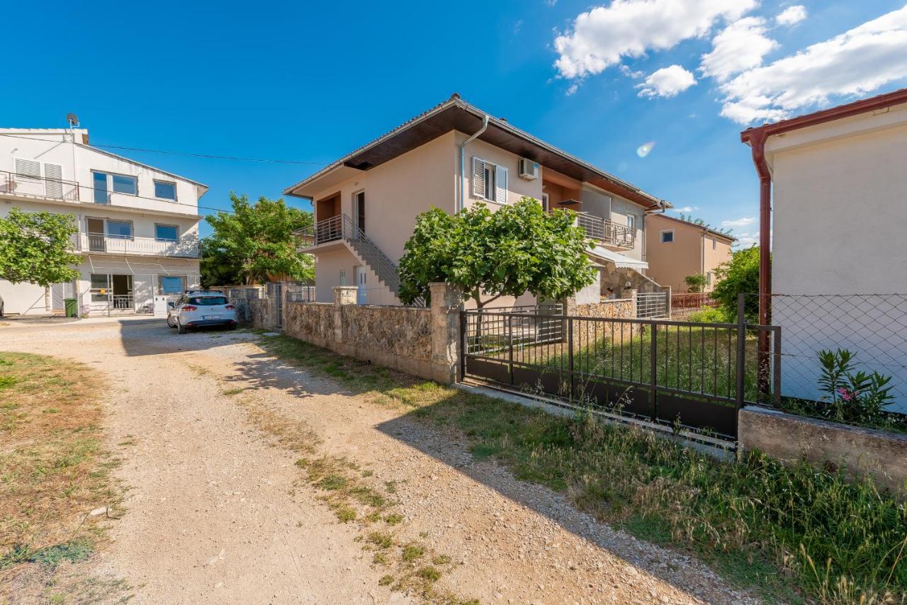 Apartmani Mila Gornji Karin Εξωτερικό φωτογραφία