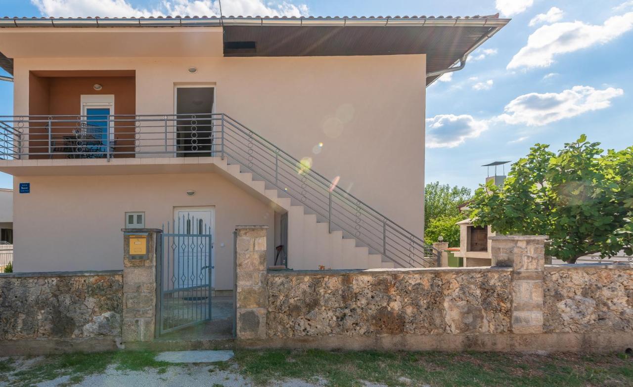 Apartmani Mila Gornji Karin Εξωτερικό φωτογραφία