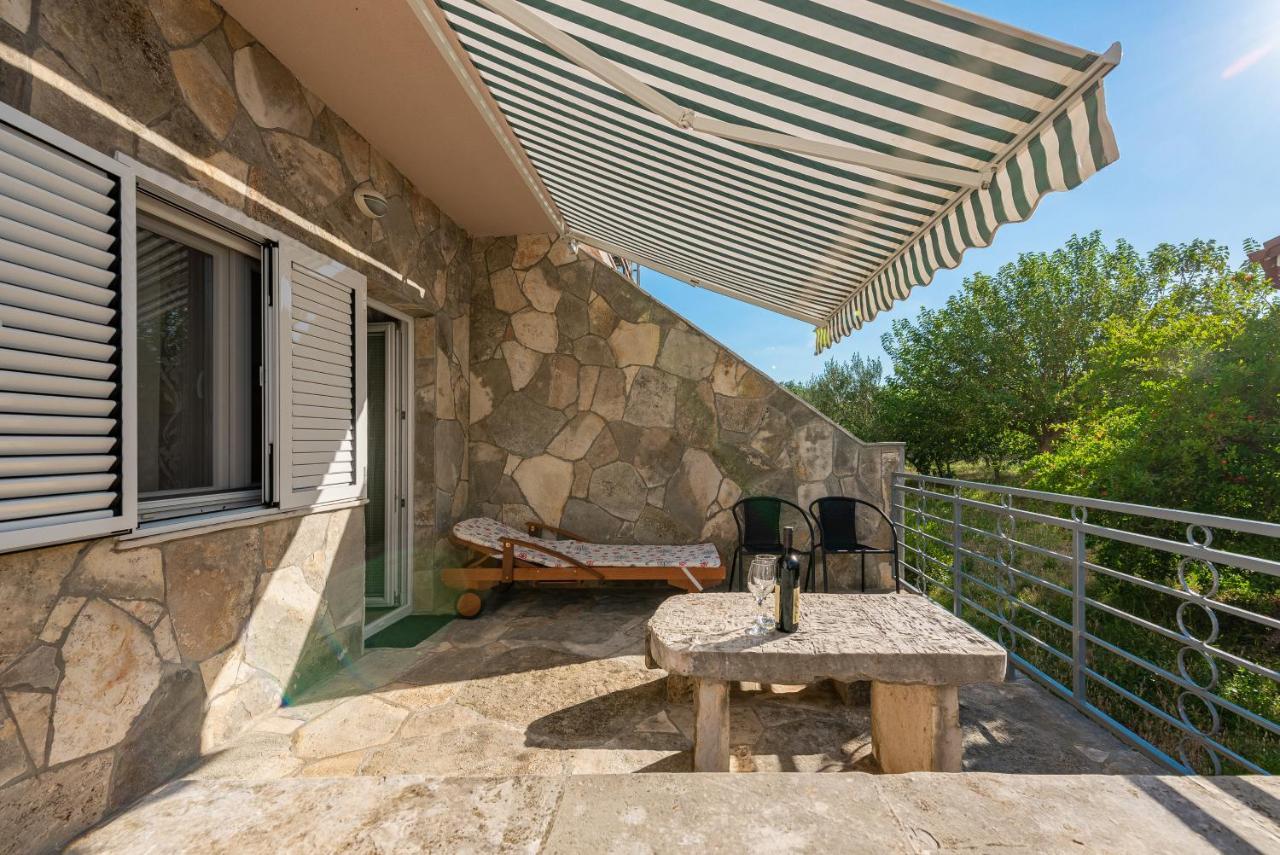 Apartmani Mila Gornji Karin Εξωτερικό φωτογραφία