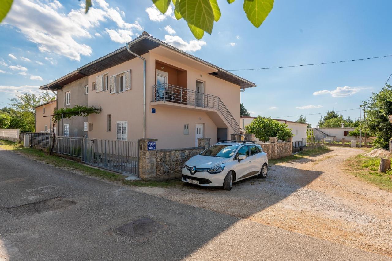Apartmani Mila Gornji Karin Εξωτερικό φωτογραφία